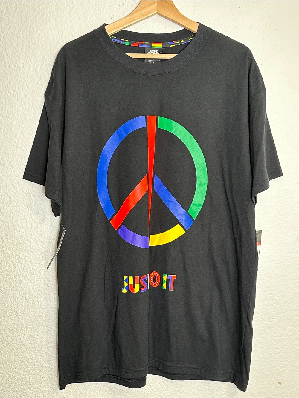 NEW Nike Playground Peace Short Sleeve T Shirt Just Do It Men’s Size Large